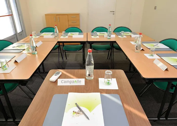 Campanile Toulouse Sud-labege Innopole 3* ラベージュ